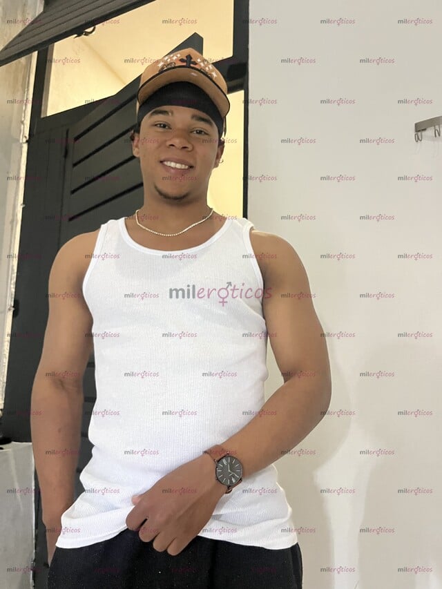 FOTOS DE SOY CUBANO MORENO , JOVEN DE 22 AÑOS , MIDO 1.65