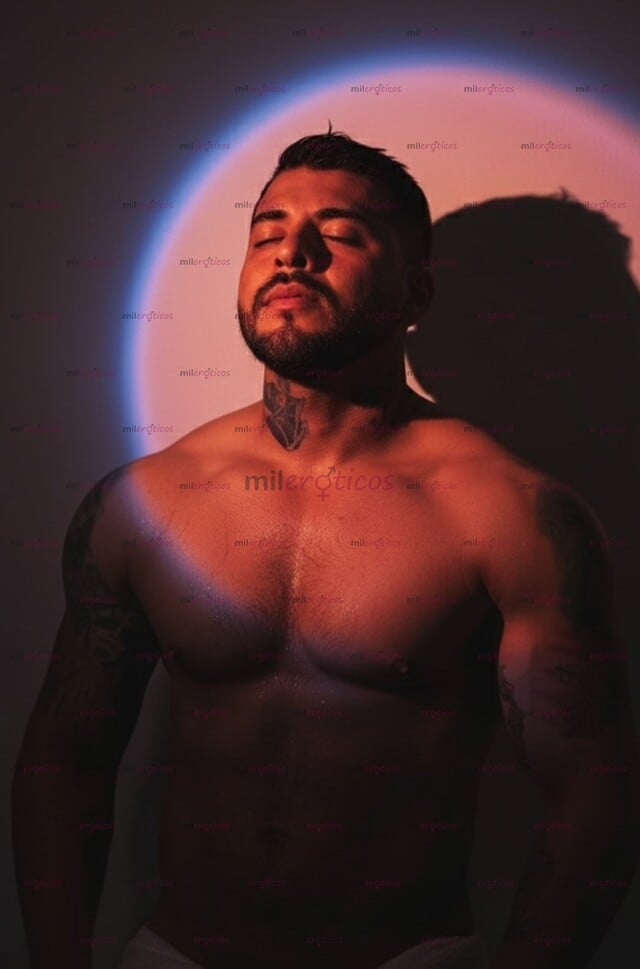 FOTOS DE MUSCULOSO ESPECIAL PARA BI Y HETEROS CURIOSOS