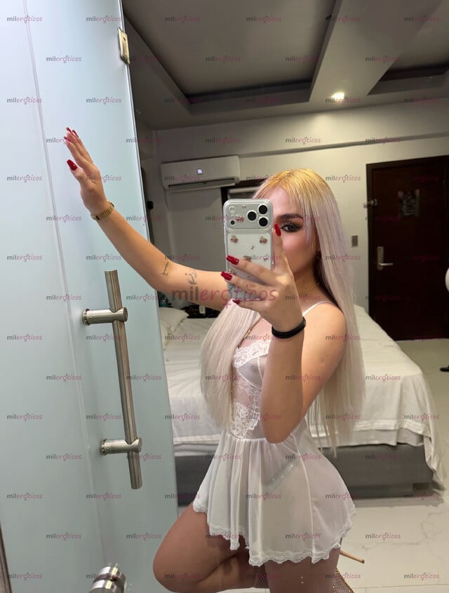 FOTOS DE TU MUÑEQUITA RUBIA FAVORITA DE LUJO, DE PASO ULTIMA NOCHE