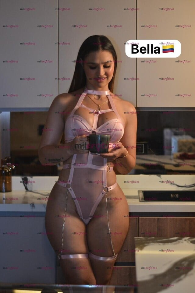 FOTOS DE BELLA, ESCORT DE FIRMES TETAS, BUEN CULO Y UNA VAGINA EXTRECHA.