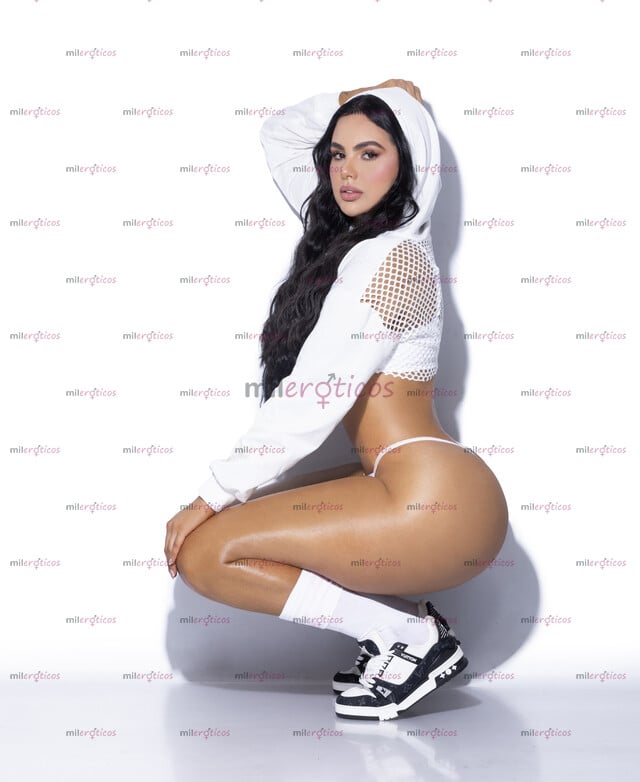 FOTOS DE MAJO TÚ PELI NEGRA CALIENTE Y SEXY COLOMBIANA
