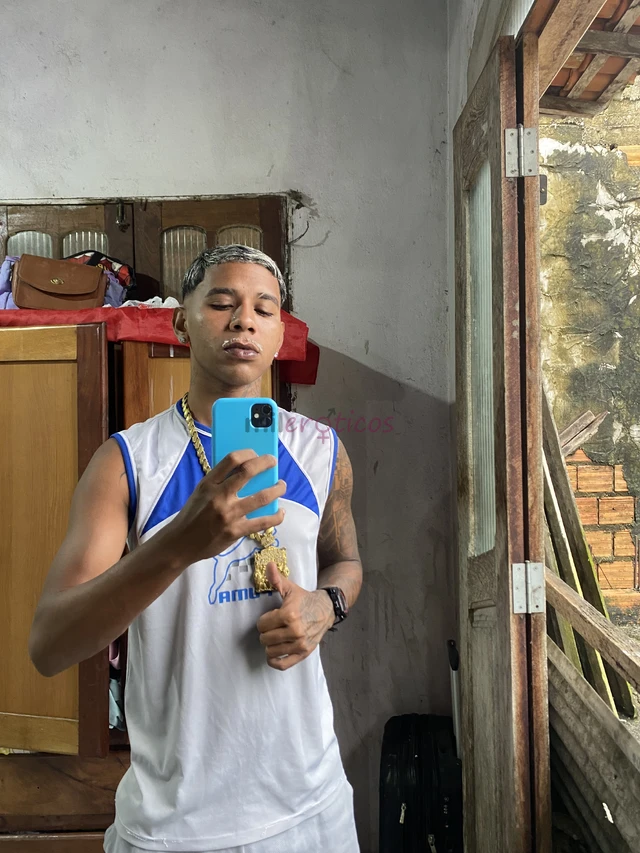 Sou cria de belem estilo hetero bi ativo adestrador de buceta e viadinho faco chamada de video e disponivelpara mais informacoes so chama no whatsapp...