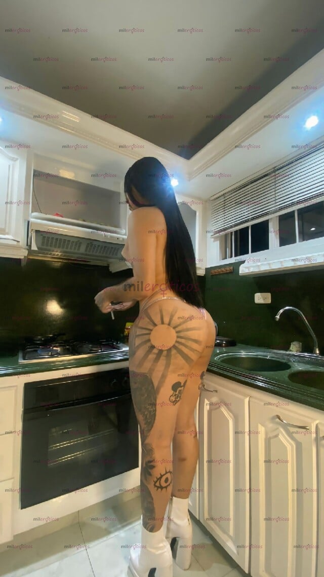 FOTOS DE SEDUCTORA, ENCANTADORA, Y SEXY TODA UNA DIABLITA EN LA CAMA UNA PRINCESA GRANDE