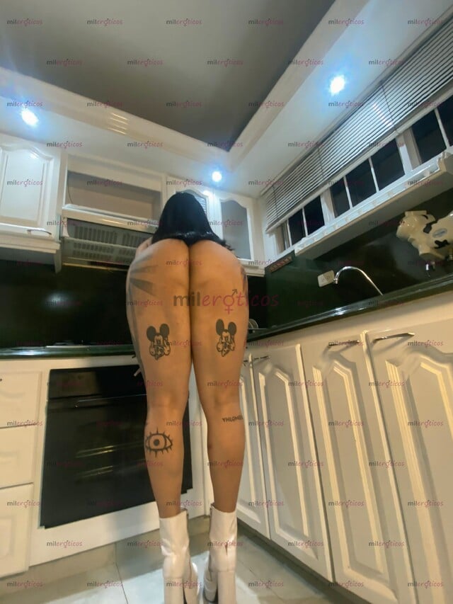 FOTOS DE SEDUCTORA, ENCANTADORA, Y SEXY TODA UNA DIABLITA EN LA CAMA UNA PRINCESA GRANDE