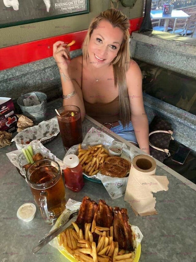 FOTOS DE CHICA TRANSEXUAL RUBIA DISPUESTA A PASAR UN MOMENTO SÚPER AGRADABLE JUNTOS COÓMO