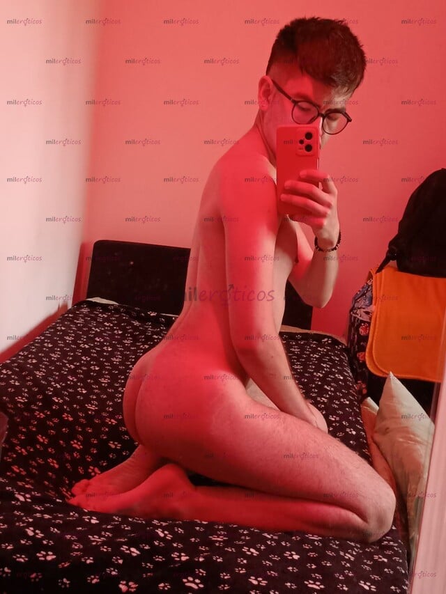 FOTOS DE PASIVO DELGADO CON SITIO TWINK COMPLACIENTE