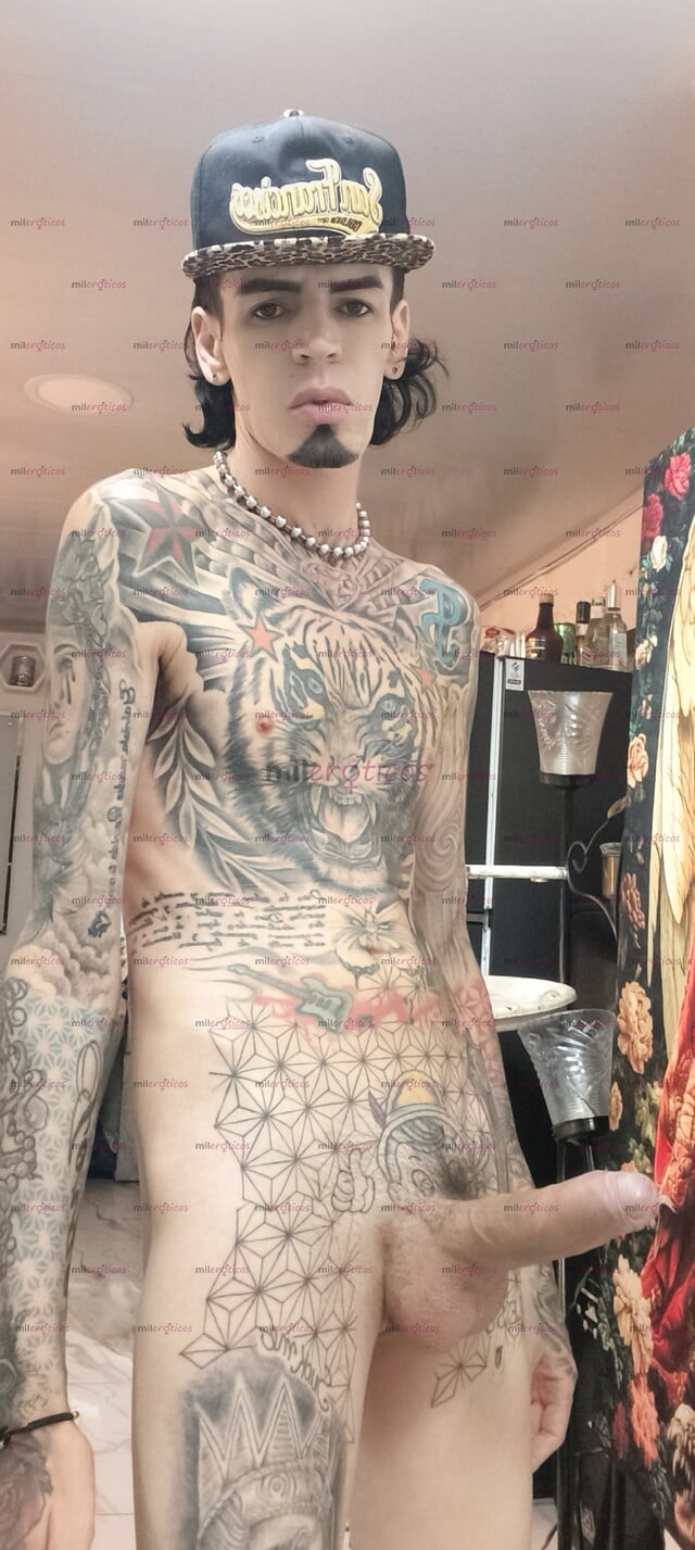 FOTOS DE FLACO VERGON ACTIVO BLANCO TATUADO CON SITIO