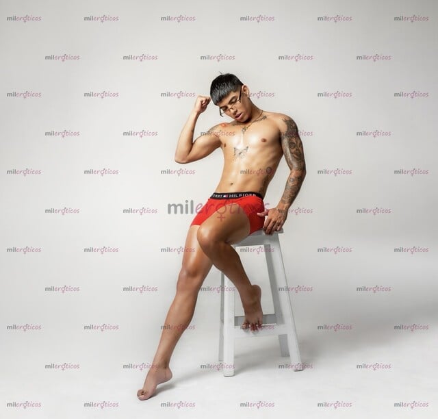 FOTOS DE RECIÉN LLEGADO MODELO MORBOSO VRS LECHERO ATRACTIVO SEXY MUY CALIENTE