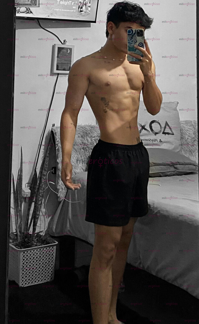 FOTOS DE BOY HETEROCURIOSO CALIENTE CON FÍSICO TONIFICADO