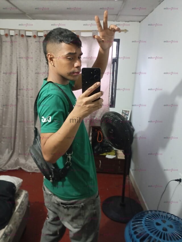 FOTOS DE 22CM DE PLACER, MORENO ACUERPADO VERSÁTIL