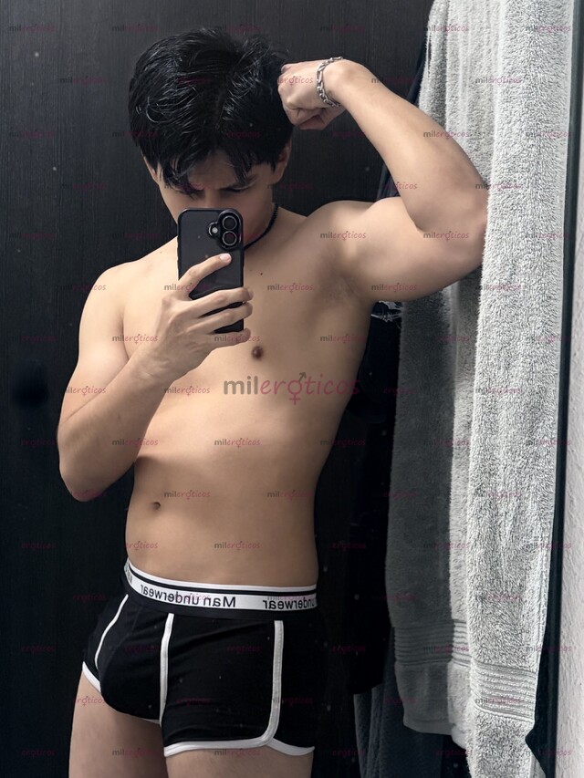 FOTOS DE JOVEN DISCRETO Y PASIVO, AMBIENTE RELAJADO.