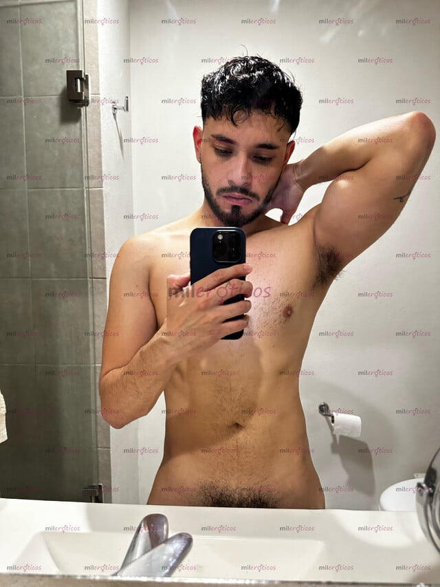 FOTOS DE JOVEN VERGON, GUAPO CON BARBA, BUENA ONDA, PARA PASAR UN MOMENTO AGRADABLE
