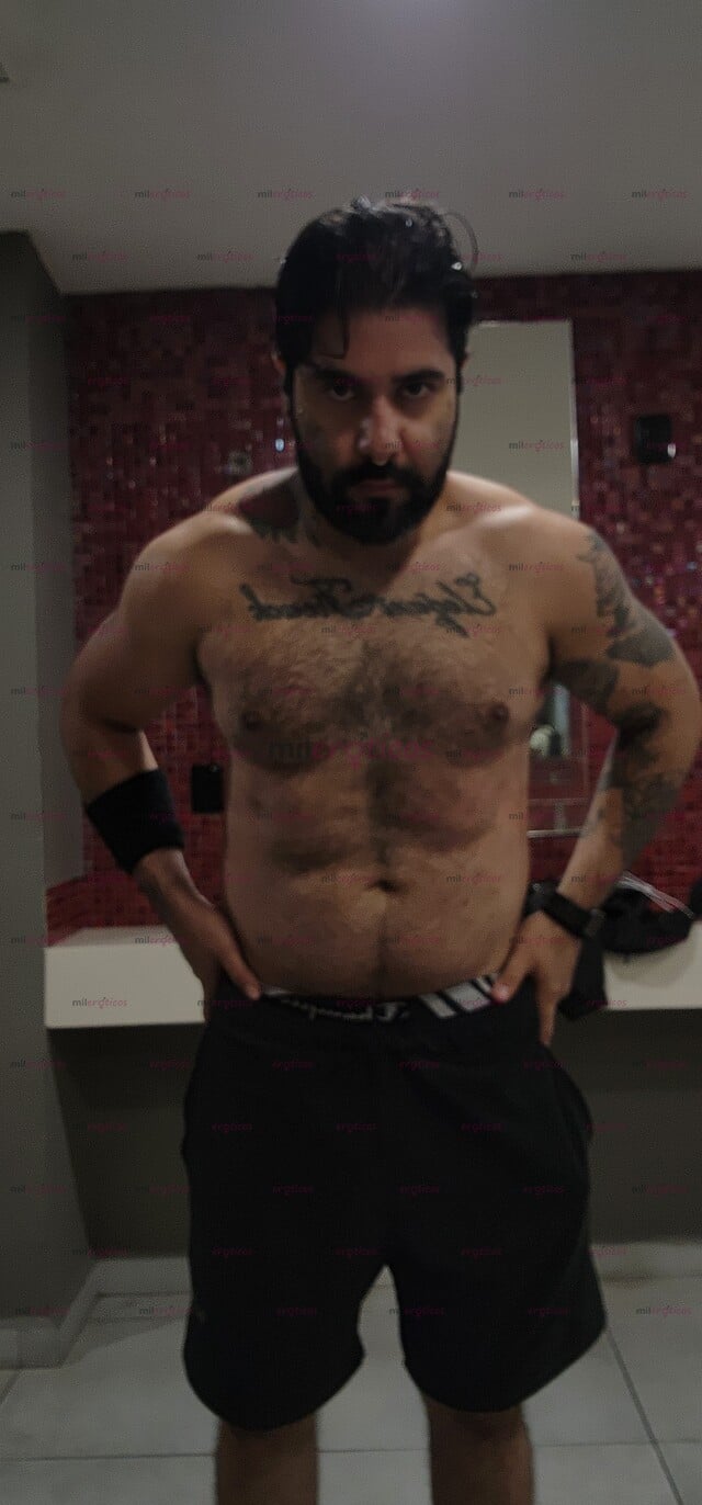 FOTOS DE HOMBRE BARBON Y PACHÓN, CUMPLIENDO TUS DESEOS
