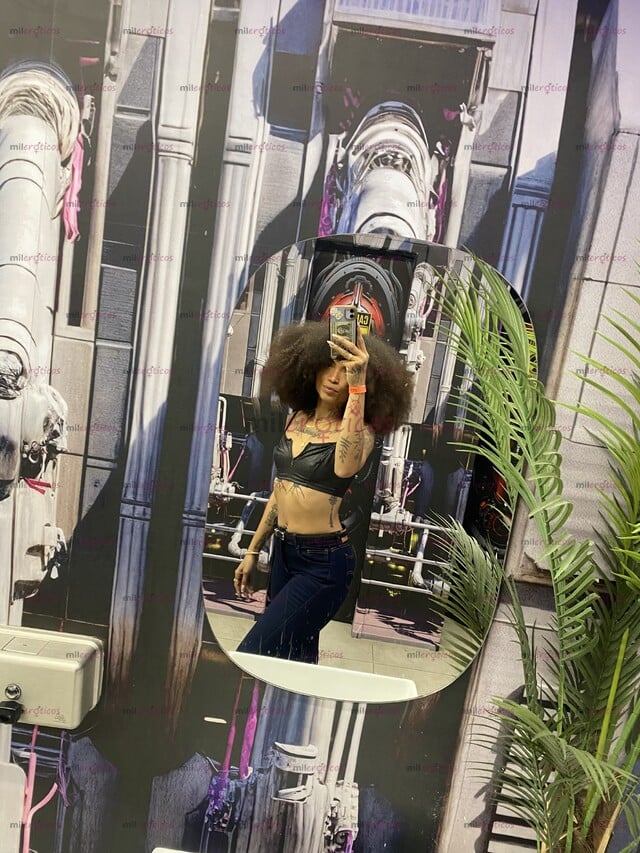 FOTOS DE SOY KANELA, HERMOSA CHICA AFRO CON GRANDES NALGAS