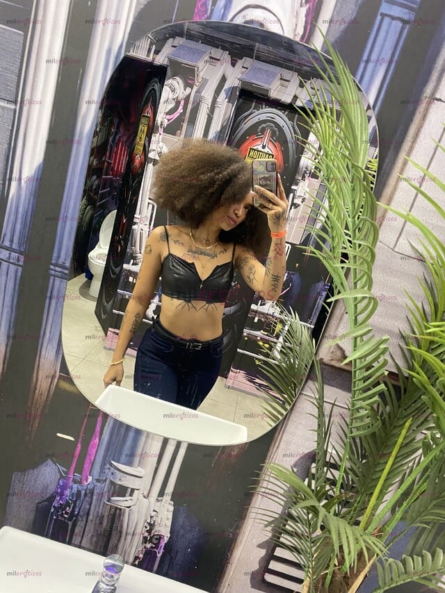 FOTOS DE SOY KANELA, HERMOSA CHICA AFRO CON GRANDES NALGAS