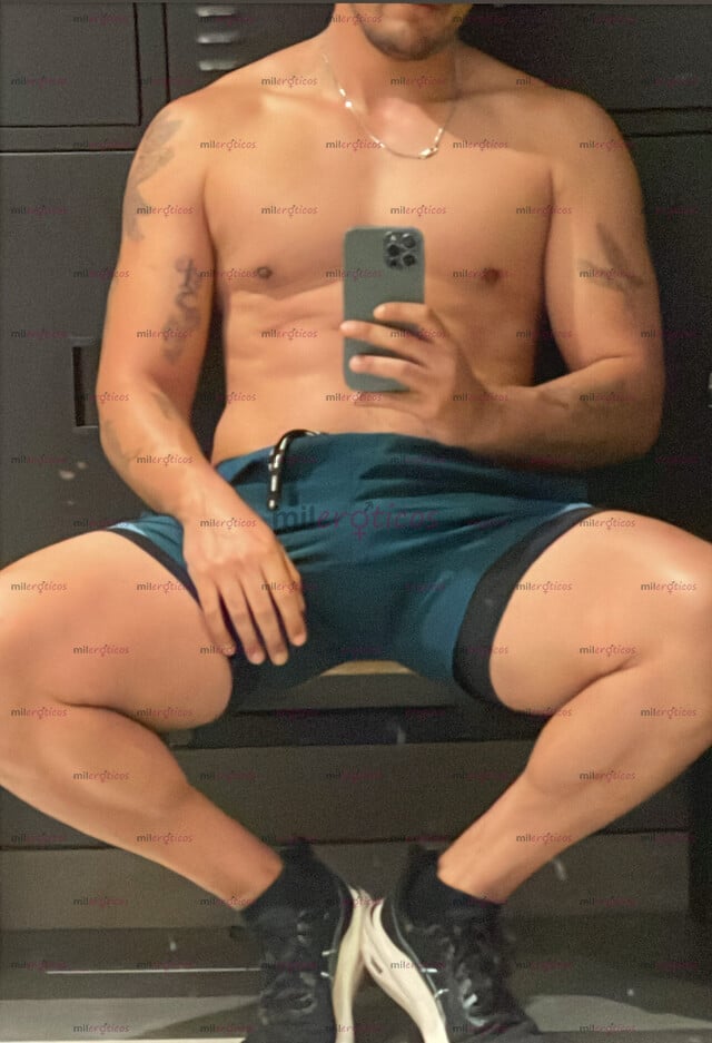 FOTOS DE ACTIVO, ALTO, MORBOSO CALIENTE, CON GANAS DE DILATARLE EL CULO A PUNTA DE LENGUA
