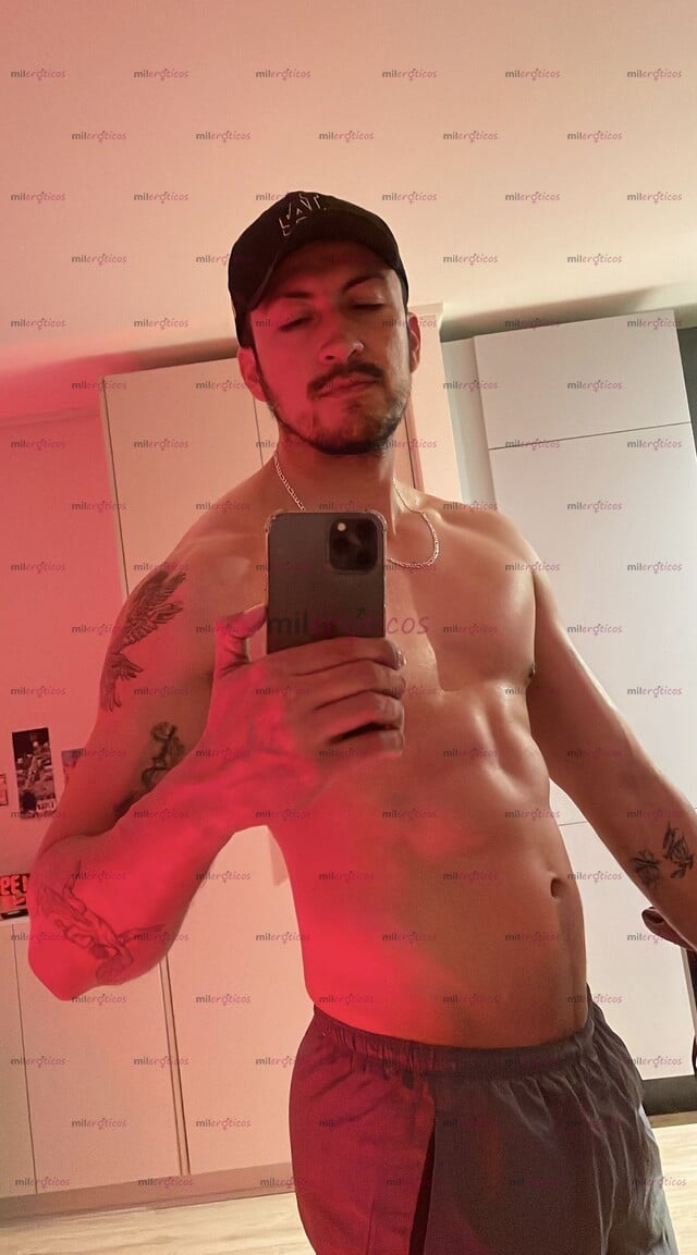 FOTOS DE ACTIVO, ALTO, MORBOSO CALIENTE, CON GANAS DE DILATARLE EL CULO A PUNTA DE LENGUA