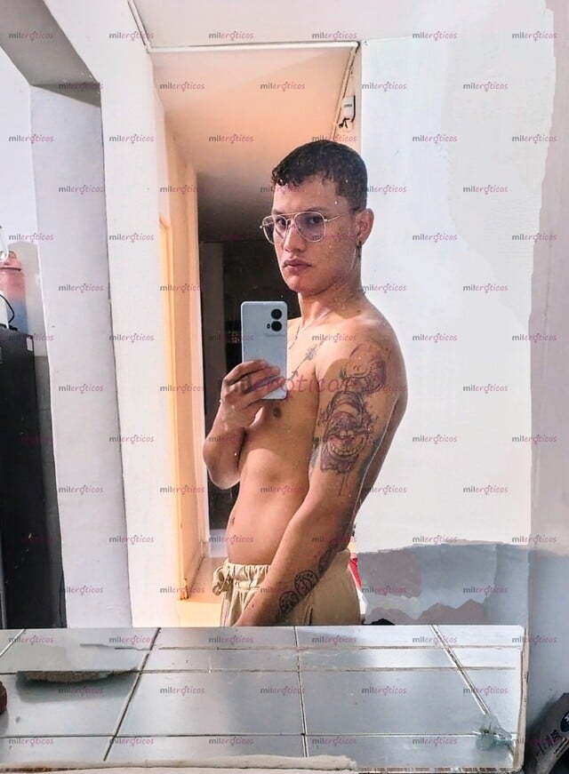 FOTOS DE VALENTÍN, CHICO JOVEN DISPUESTO A COMPLACER TUS FANTASÍAS