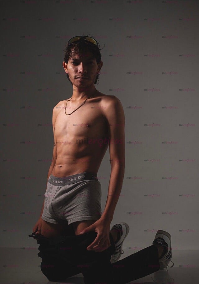 FOTOS DE (CON SITIO) CHICO JOVEN VERGON COMPLACIENTE RESERVADO