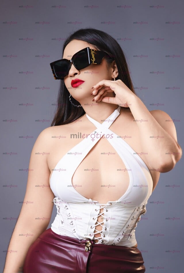 FOTOS DE JOVENCITA, ADICTA AL SEXO, SÚPER CACHONDA Y COMPLACIENTE ORAL NATURAL