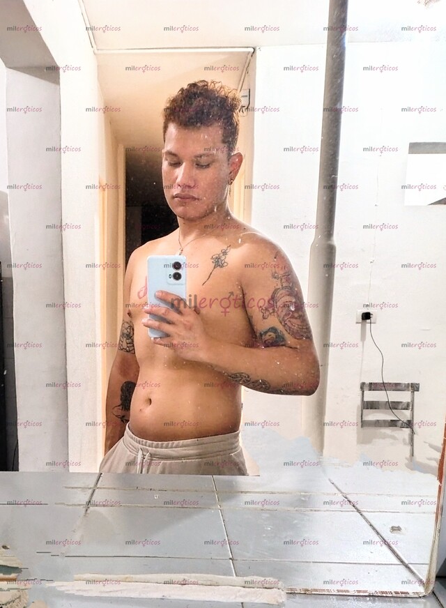 FOTOS DE VALENTÍN, CHICO JOVEN DISPUESTO A COMPLACER TUS FANTASÍAS