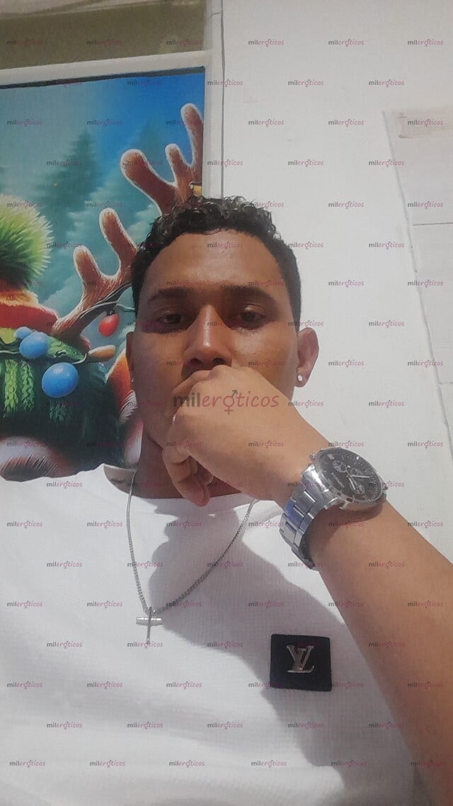 FOTOS DE JOVEN VENEZOLANO ACTIVO ALGÚN PASIVO DESEOSO UNO GANOSO DE LECHE