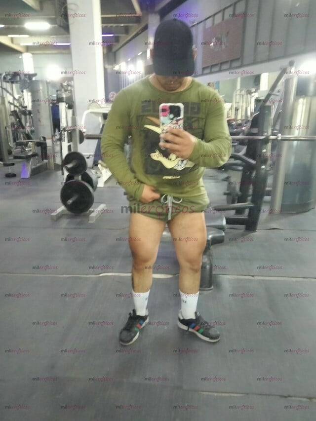 FOTOS DE CHICO DE 30 AÑOS DANDO SERVICIO A SEÑORITAS CON GANAS DE PASAR UN BUEN RATO
