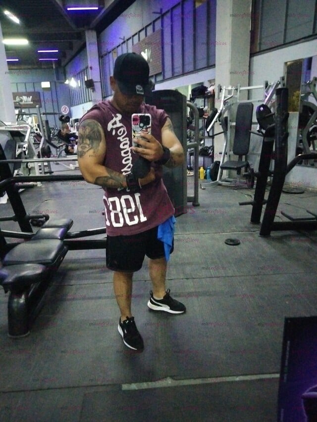 FOTOS DE CHICO DE 30 AÑOS DANDO SERVICIO A SEÑORITAS CON GANAS DE PASAR UN BUEN RATO