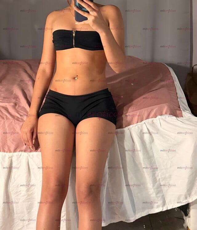 FOTOS DE SOLO 18 AÑITOS UNA BEBÉ, EXTRECHITO NO MUY USADA Y LO CHUPO RICO BEBÉ