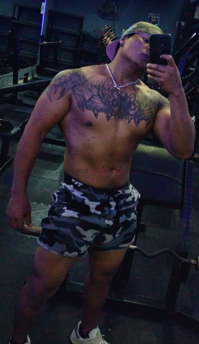 FOTOS DE VANYTAZ A TU SERVICIO SOLO ATIENDO MUJERES SOY MORENO TATUADO DE 170 ALTURA