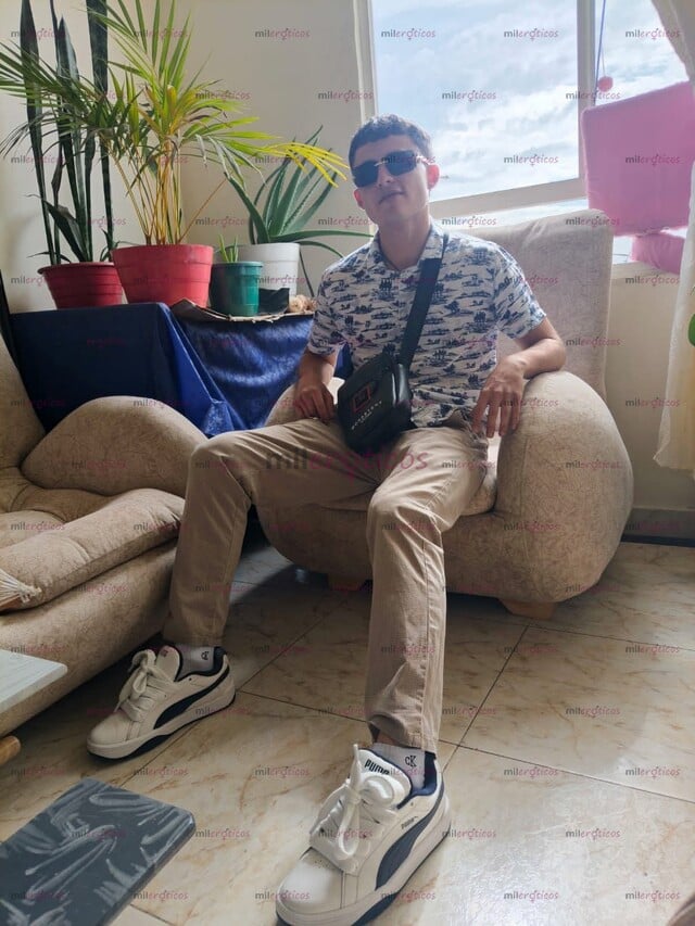 FOTOS DE POLLO ACTIVO VERGA GRUESA SERIO DISCRETO LECHERO VENTA DE CONTENIDO XXX