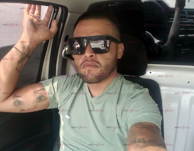 FOTOS DE ÁNGEL TU CHAKAL FAVORITO , TATUADO Y COMPLACIENTE EN TODOS LOS SENTIDOS