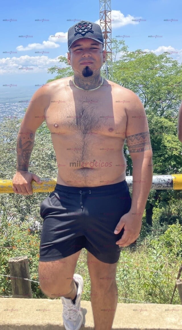 FOTOS DE VEN Y DISFRUTA DE UN POLLO MACHO VARONIL TATUADO EN TU CIUDAD