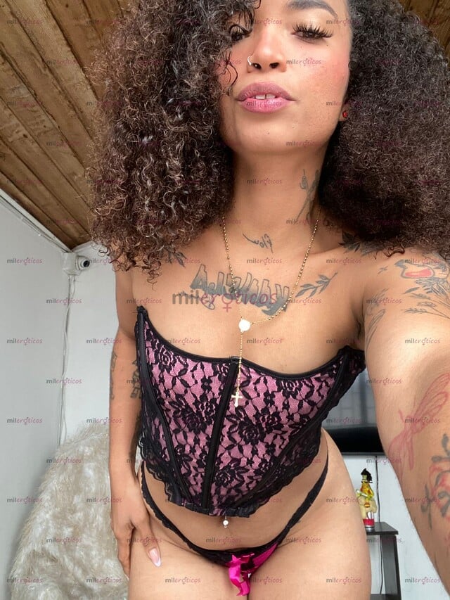 FOTOS DE SOY ALTA Y AFRO, ME LLAMO CANELA HERMOSA MORENA CON SONRISA ANGELICAL