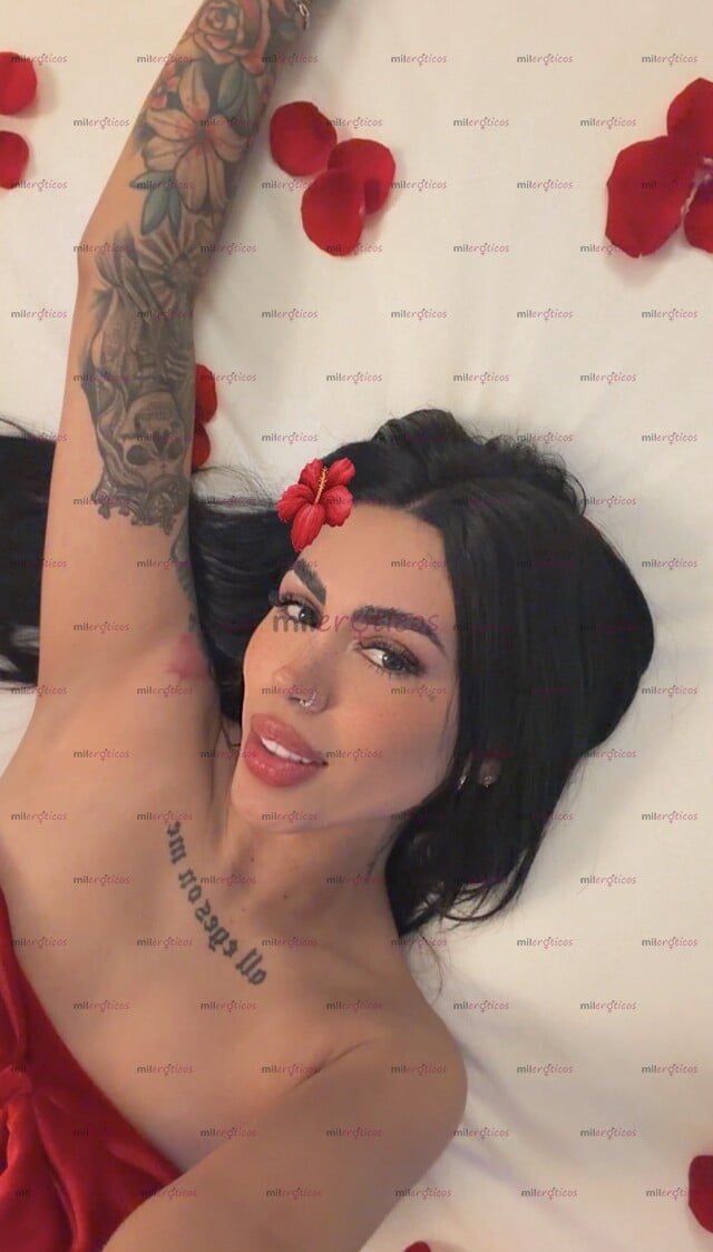 FOTOS DE HOLA ME LLAMO MELANIE, TENGO 23 AÑOS, SOY PETTITE MUY CACHONDA Y COMPLACIENTE.