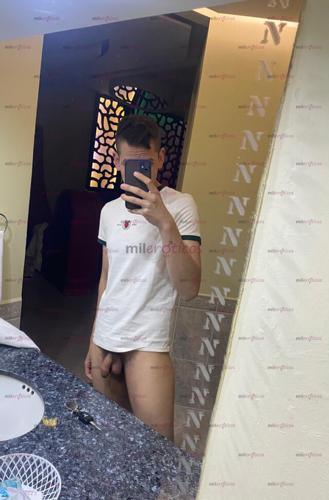 FOTOS DE JOVEN BIEN DOTADO, ALTO, BLANCO Y DELGADO