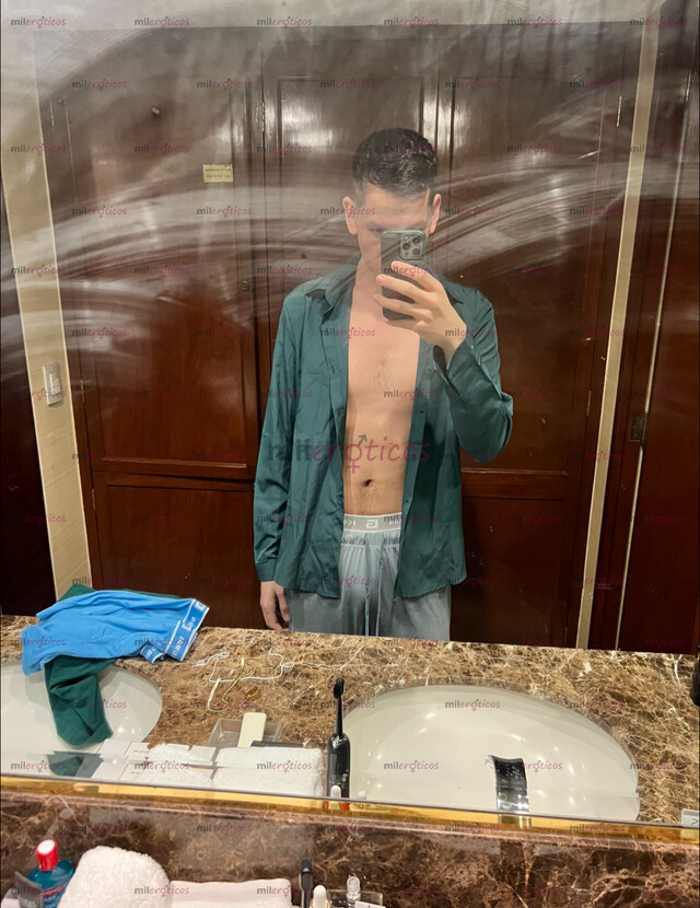 FOTOS DE JOVEN BIEN DOTADO, ALTO, BLANCO Y DELGADO