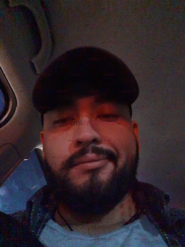 FOTOS DE SOY EL HOMBRE DE TUS SUEÑOS ESTOY DISPONIBLE PARA COMPLACERTE