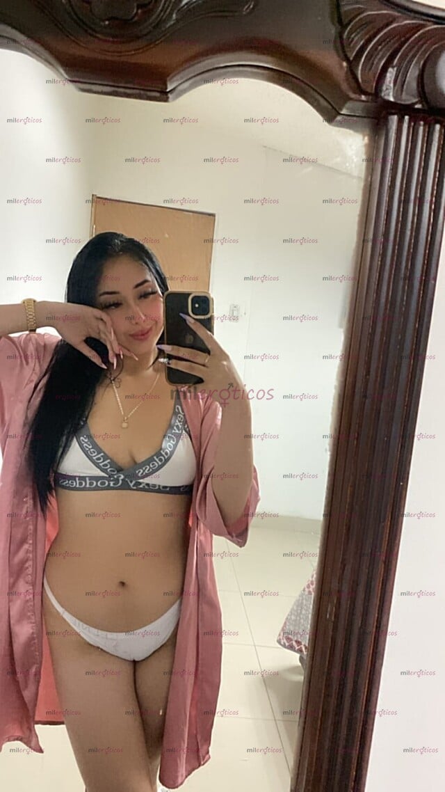 FOTOS DE CATALINA UNA RICA Y DELICIOSA FLACA DE HERMOSO CUERPO Y LLENA DE PLACER