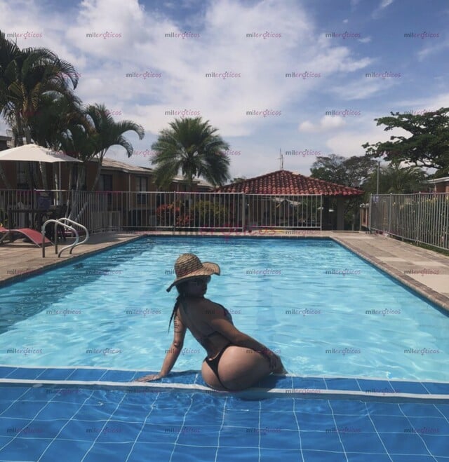 FOTOS DE HERMOSA PEREIRANA RICA Y PROVOCATIVA DE CINTURA ENTALLADA Y GRANDES SUS FANTASIA