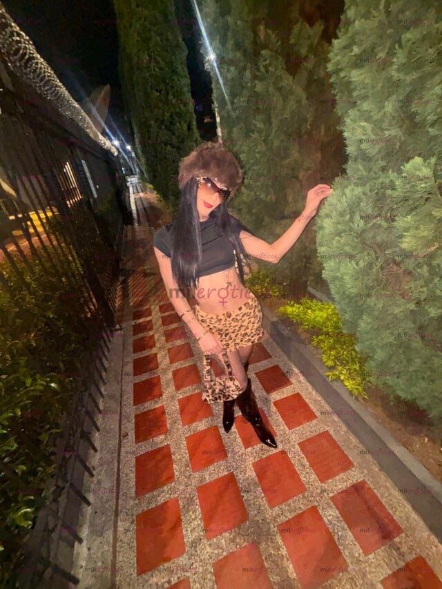 FOTOS DE UBICADA EN LAURELES FLACA LECHERA..ACTIVA ROMPO CULO.....DEME CULO