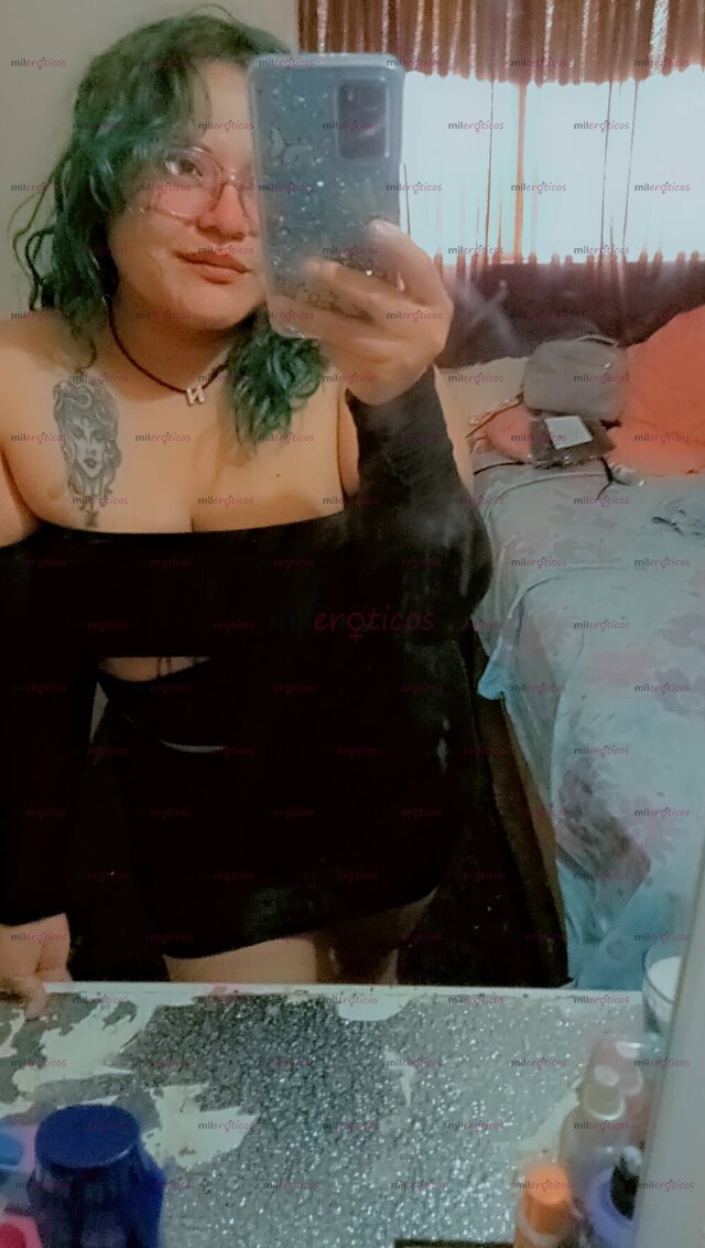 FOTOS DE CHICA CURVY CADERONA DE POMPIS Y PIERNAS GRANDES CARIÑOSA Y MUY COMPLACIENTE