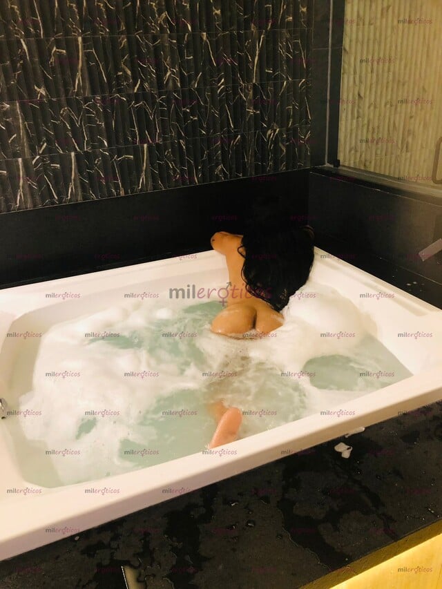 FOTOS DE MORENITA RICA , CALIENTE , LISTA PARA CUMPLIR TUS FANTASÍAS