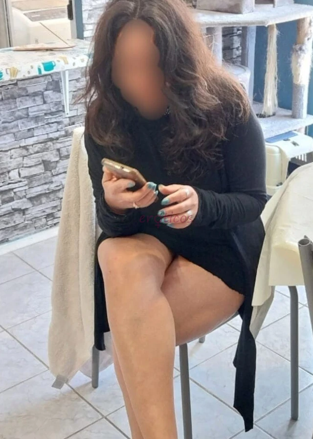 Paula milf madura servicio completo lugar propio con estacionamiento incluido ducha con calefaccion medio de pago transporte efectivo servicio complet...