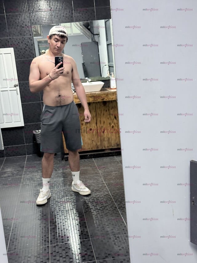 FOTOS DE VERGA DE 19 CENTIMETROS LECHOSO, CALIENTE Y COMPLACIENTE