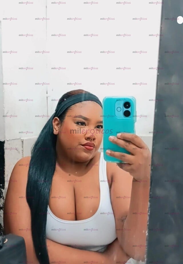 FOTOS DE LINDA MORENA DE CABELLO CRESPO Y CARA LINDA ESPERA POR TI