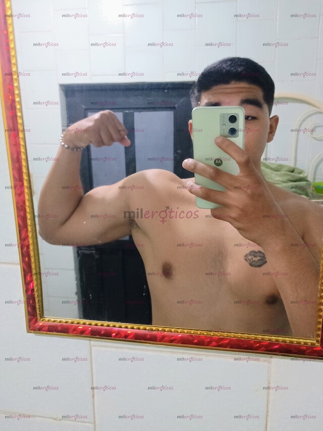 FOTOS DE ROKO ME GUSTA DAR VERGA DURO Y RÁPIDO, APARTE QUE SOY BUENO PARA COJER