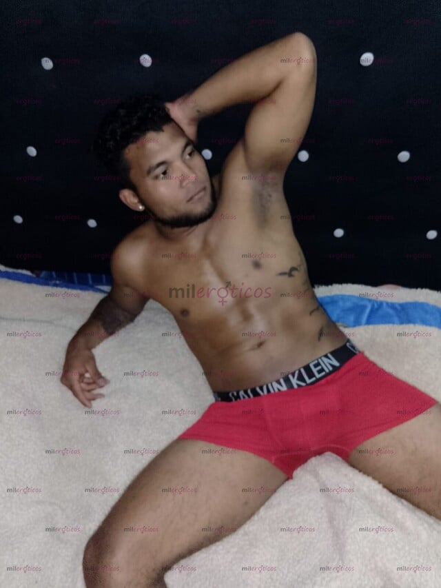 FOTOS DE MORENITO LISTO PA DARTE MUCHA VERGA Y LECHE .