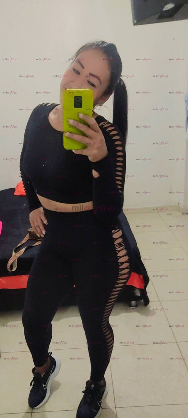 FOTOS DE BELLA MUJER FIGURA SENSUAL DELGADA DE CABELLO NEGRO TODO NATURAL