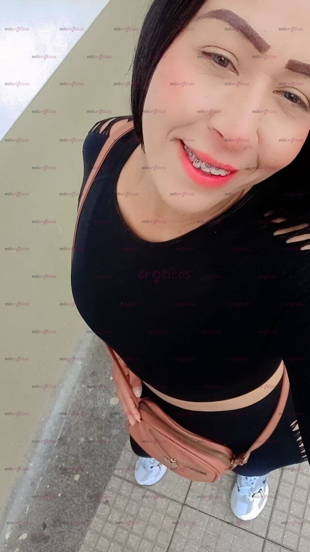 FOTOS DE BELLA MUJER FIGURA SENSUAL DELGADA DE CABELLO NEGRO TODO NATURAL